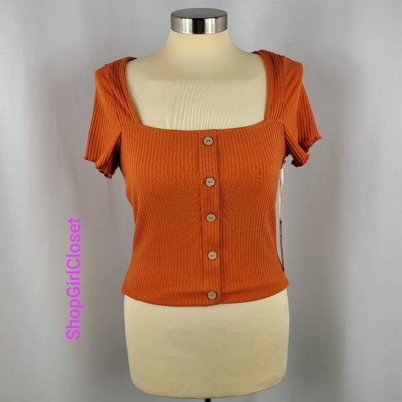 💥Just In💥IRIS Basic Ribbed Crop Top...Size L Jr